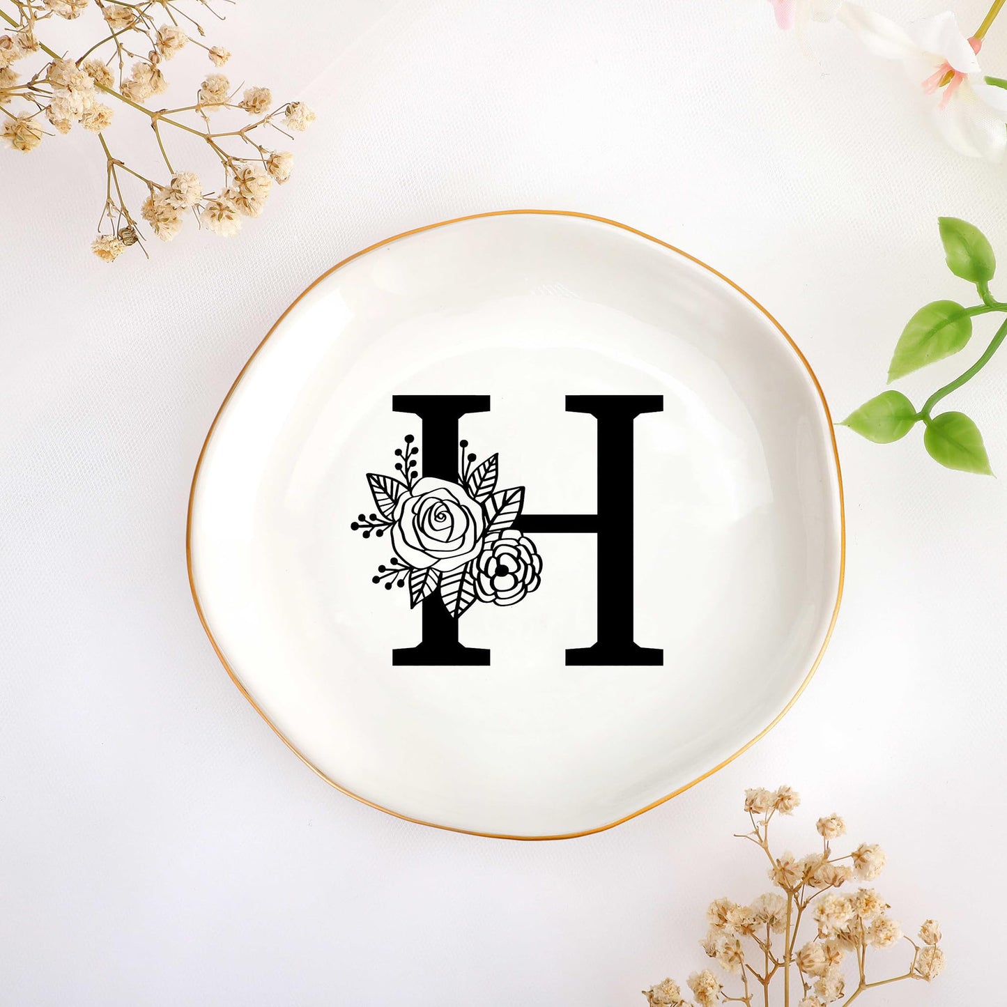 JoycuFF Initial A Ceramic Jewelry Tray, Bridesmaid Bride Gifts, Engagement Birthday Best Friend Mom Grandma Sister Gifts for Women, Trinket Dish for Rings Earrings Necklaces Bracelets Keys